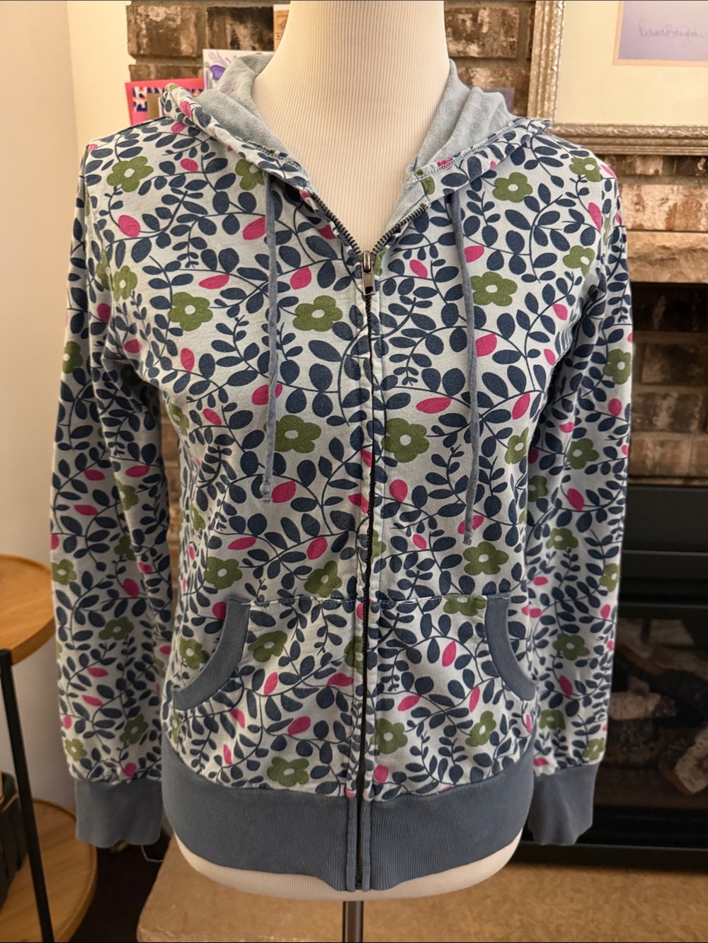 DELIAS Vintage Green & Pink Floral Hoodie. Bright and fun cotton blend.